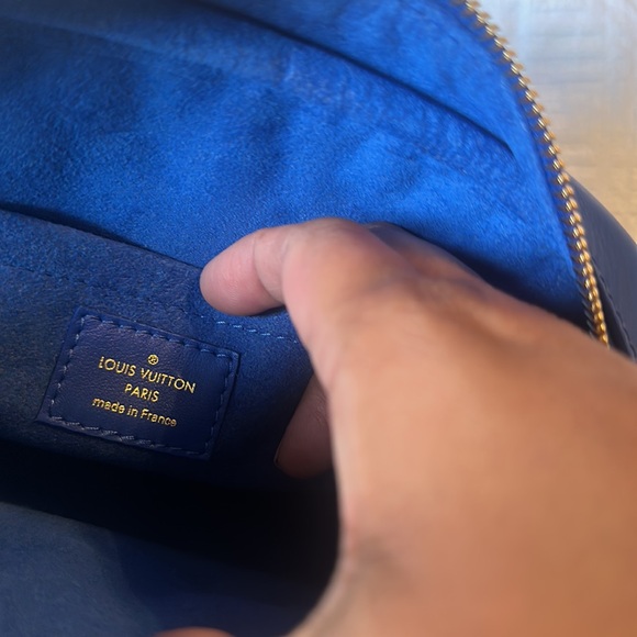Beautiful blue authentic Louis Vuitton new wave bag - Picture 3 of 11